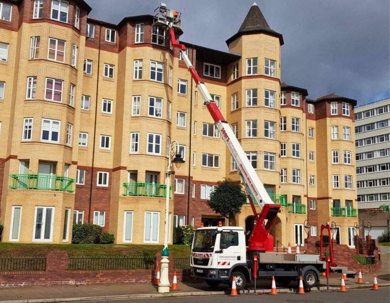 Commercial Gutter Cleaning Barry